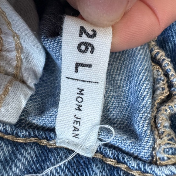 Pacsun Jeans.  Mom Jeans. Women’s size 26. These have the cutest flower details. - Picture 4 of 8